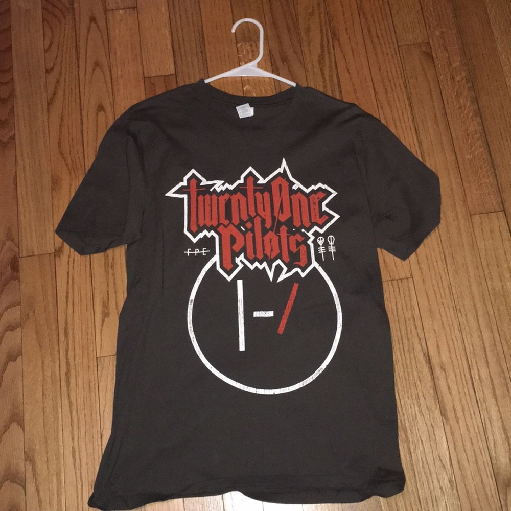 Twenty one pilots shirt